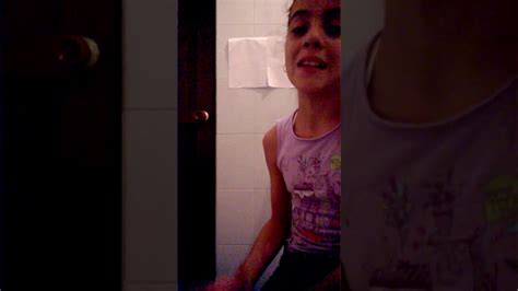 pillados en el baño|Pilladas En El Baño Videos Porno .